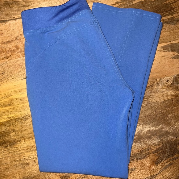 Figs Kade Cargo Scrub Pants - Picture 4 of 10